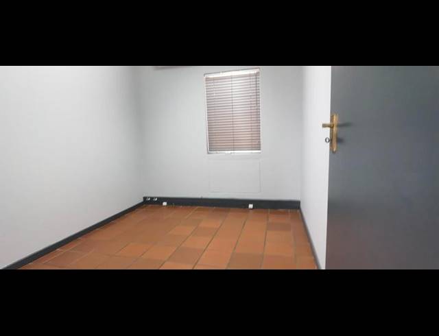 BUSINESS PROPERTY TO RENT IN DIE HOEWES